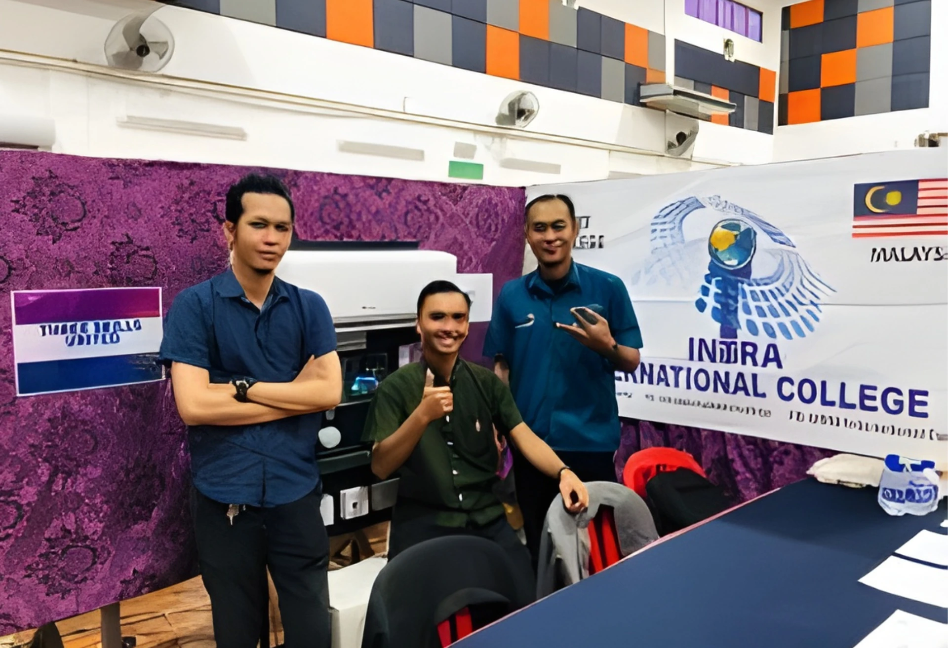 Intra Education Group - Students Cooperate